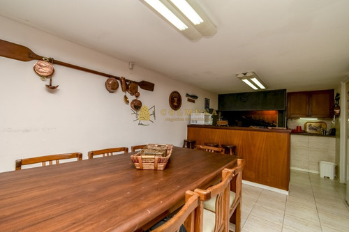 Casa De Cuatro Dormitorios En Venta Punta Del Este- Ref: 2579