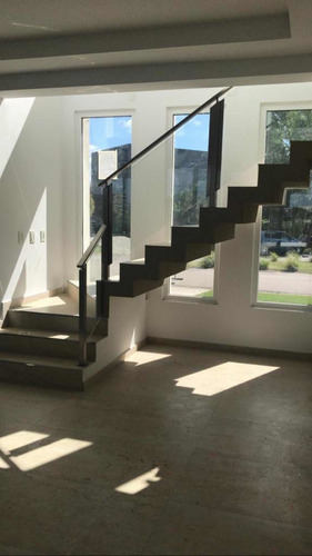 Imagen 8 de 14 de Casa A La Venta Laguna Canton Norte Con 4 Habi. Y Pileta