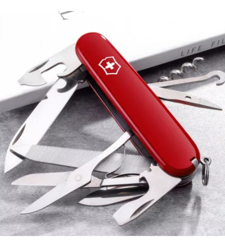 Imagen 3 de 10 de Cortaplumas Victorinox Mountaineer 18 Usos 1.3743 Roja Suiza