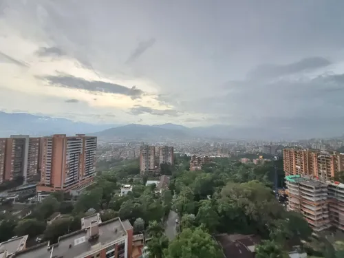 Apartamento En Venta En Loma De Las Brujas. Cod V12407