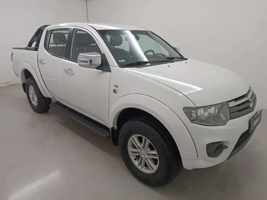 Mitsubishi L200 Triton MITSUBISHI L200 TRITON