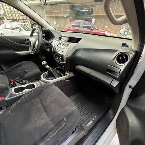 Nissan NP300 2.3 Frontier Se Cd 4x2 Mt