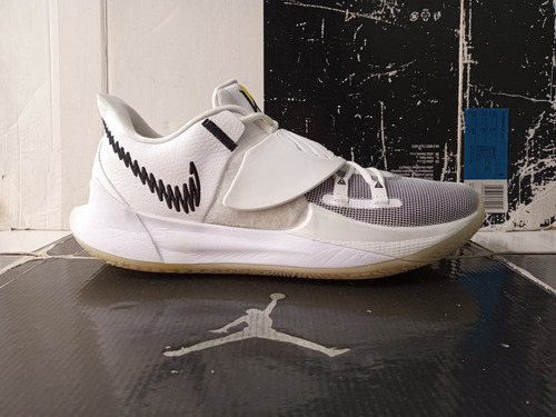 Nike Kyrie Low 3 Eclipse (30cm) Zoom Flyknit Allstar Game Mvp (Usado)