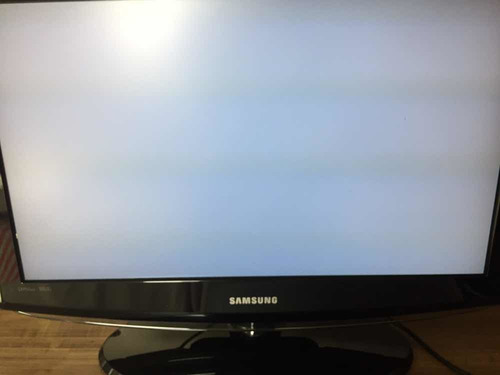 Imagem 6 de 10 de Tv Monitor Samsung Lcd 26 Pol Com Defeito Retira Na Hora !!