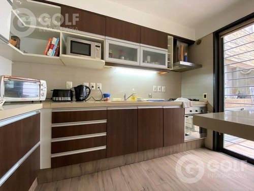 Vendo Hermosa Casa En Propiedad Horizontal, 3 Dormitorios , Playroom, Parrillero, Cochera Puerto Buceo