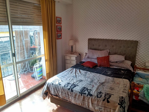 Imagen 15 de 30 de Amplio 4 Ambientes Al Frente Con Balcon Corrido Apto Credito