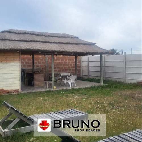 Casa En Venta En Mariano Acosta