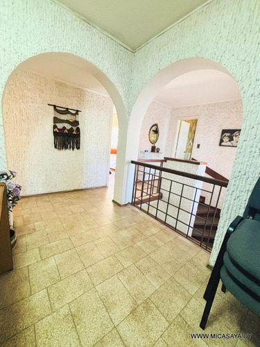 Venta Hermosa Casa Malvin, Padròn Unico , 3 Dormitorios, 3 Baños, Patio, Jardin, Garaje, Barbacoa