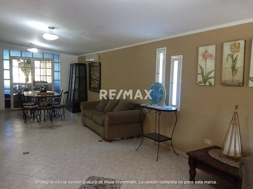 Imagen 7 de 20 de Ninoska Fuenmayor Vende Hermosa Casa En Las Morochas Con Piscina