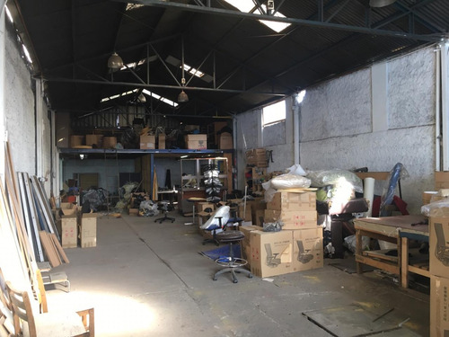 Excelente Galpon De 300m2, Con Dos Comodas Oficinas
