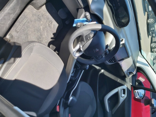 Peugeot 2008 Allure 1,6 Tiptronic 2017 - Car One - Ez -