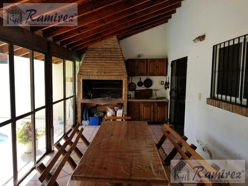 Chalet Céntrico En Venta 5 Ambientes. Excelente! - Ituzaingó