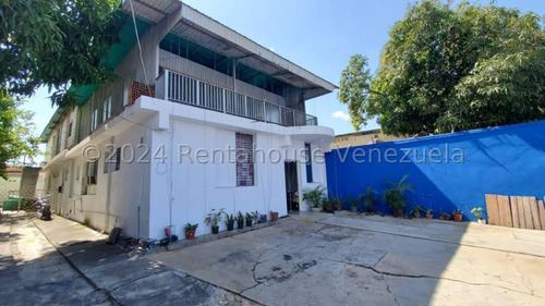  *mm&ne/ Amplia Casa De 2 Niveles Ideal Para Posada, Hotel U Otros  En Venta.  Zona Oeste Barquisimeto  Lara, Venezuela , Maribelm & Naudye/ 9 Dormitorios  9 Baños  398 M² 