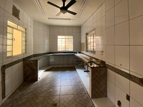 Imagem 18 de 28 de Casa À Venda, 3 Quartos, 1 Suíte, 1 Vaga, Sagrada Família - Belo Horizonte/mg - 1485