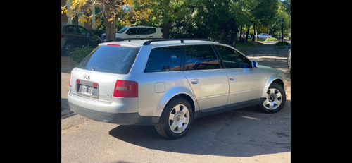El Audi A6 Allroad 2005 Con Motor V8 Es Un Vehículo Todoterr