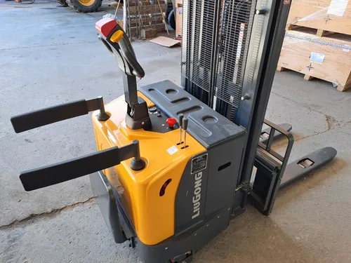 Apilador Electrico Liugong 2000kg 5.5m