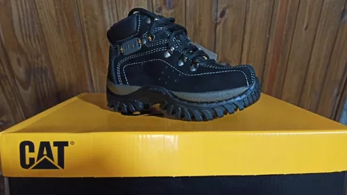 Bota CaterPillar - Desapegos de Roupas quase novas ou nunca usadas para  bebês, crianças e mamães. 620413