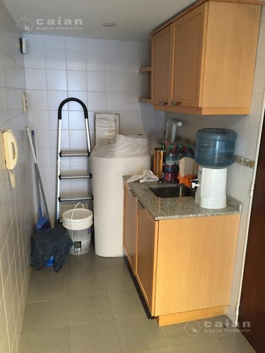 Imagen 10 de 15 de Venta - 2 Ambientes Y Medio - Cochera Fija Cubierta Y Baulera - Amenities - Vig. 24 Hs.