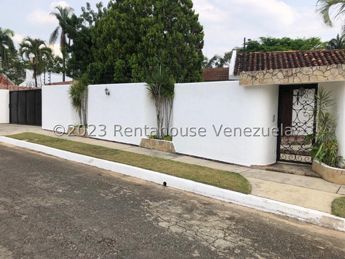 Terreno Con Casa Construid, Ubicada En Una De Las Mejores Zonas De Valencia En Colinas De Guataparo