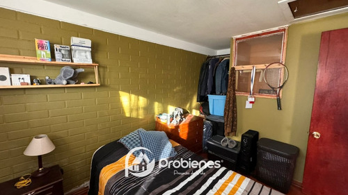 Casa De 2 Pisos, 2 Dormitorios, 3 Baños Con Estacionamiento.