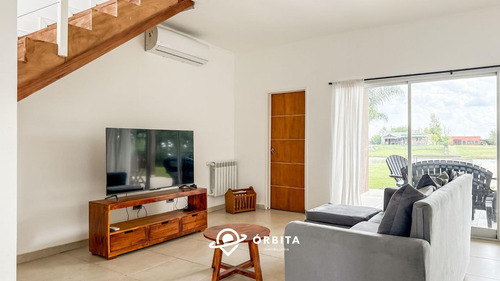 Casa En Venta En San Sebastián, Area 5, A La Laguna