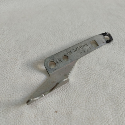Suporte Maçaneta Porta Traseira Esquerda Onix 2013 A 19 Leia (Usado)