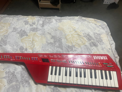 Keytar Yamaha Shs-10 Fm Digital Keyboard With Midi Rojo (Usado)