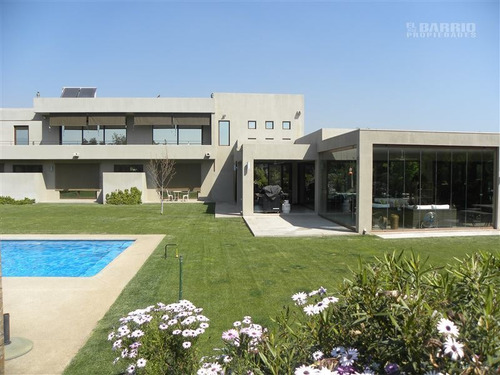 Imagen 1 de 30 de Casa En Venta De 4 Dormitorios En Colina