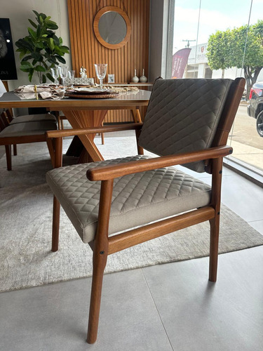 Poltrona Polo Em Linho Para Sala E Escritório Com Cinto Em Couro No Encosto - Lv Móveis