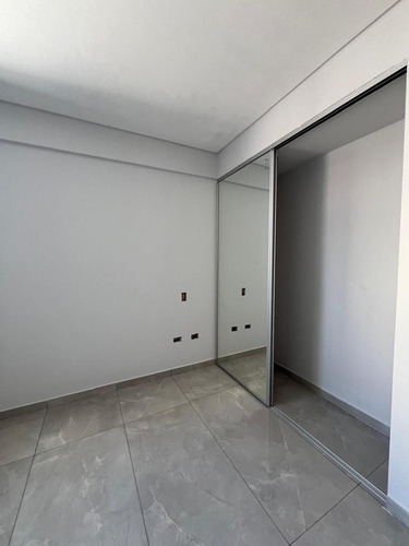 Departamento De 3 Ambientes A Estrenar En Flores. Full Amenities Premium