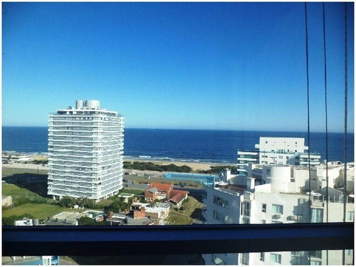 Apartamento En Alquiler Por Temporada De 3 Dormitorios En Playa Brava