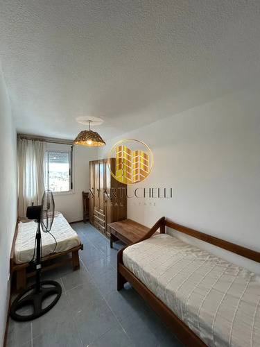 Apartamento De 2 Dormitorios Amoblado En Alquiler Anual, Zona Céntrica De San Carlos