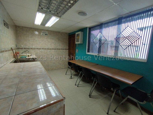 Hector Piña Alquila Excelente Oficina Comercial En Zona Centro Este De Barquisimeto 25-3370