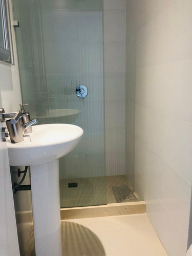Apartamento En Venta De 3 Dormitorios En Playa Brava