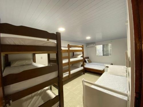 Imagem 4 de 14 de Chácara Em Itariri Com 4 Quartos E Piscina 7895
