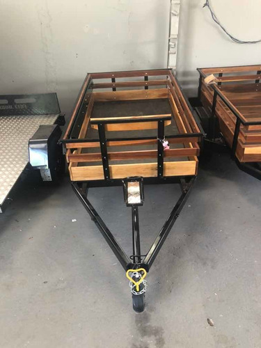 Carretinha Reboque Para Carga E Moto Fazendinha