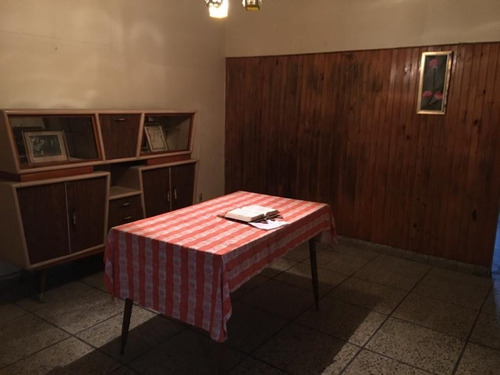 Casa En Venta En Moron Sur