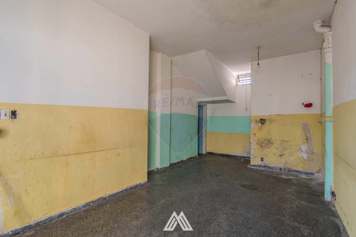 Venta Local En Aires Puros Baño Cochera 2 Plantas