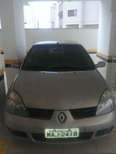 Renault Clio Sedan Privilege 1.0 16v . Hi Flex