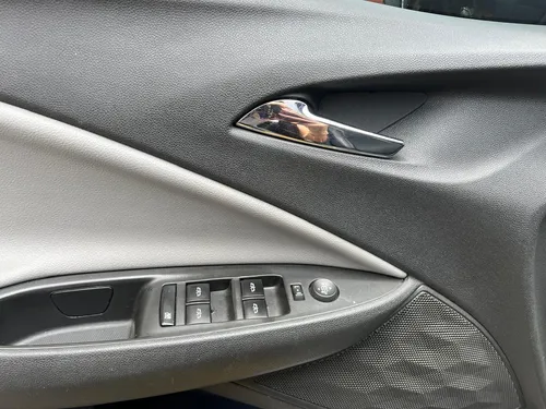 Chevrolet Onix 1.0T Premier Hatch At
