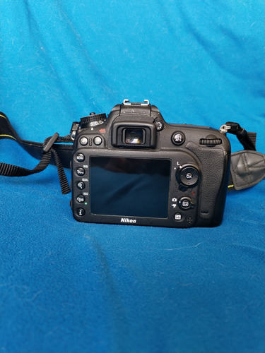 Cámara Nikon D7100 Digital, Cargador, Batería, Correa. (Usado)