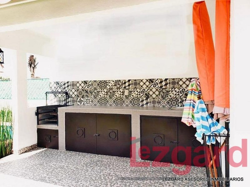 ¡vive El Lujo En Lomas De Cocoyoc! Casa En Venta Con Todas Las Comodidades.