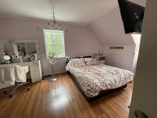 Casa En Venta De 5 Dorm. 4 Baños Más Servicio E Lo Barnechea