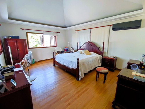 Casa En Venta En La Castellana De 3 Habitaciones
