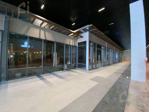 Local En Renta En Veracruz, En Nueva Plaza Sol 400 Cajones De Estacionamiento