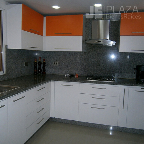 Imagen 3 de 9 de Townhouse En Alquiler Barrio Sucre 04241408770