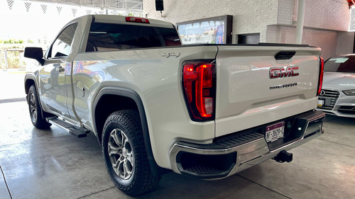 GMC Sierra 5.4 Cabina Regular Sle 4x4 At