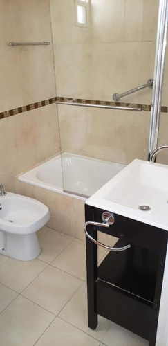 Imagen 15 de 19 de Increible Duplex, Cochera, Balcon, Pileta,jardin Y Parrilla