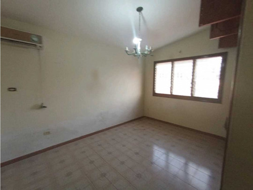 Casa En Venta En Trigal Norte Urb. Piedras Pintadas Ks-8370402