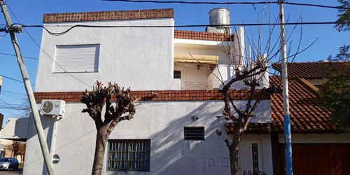 Departamento 2 Amb Primer Piso Al Frente Con Patio Propio